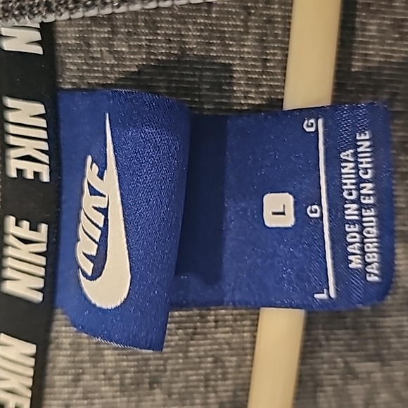 Nike jacket - Picture 4 of 9